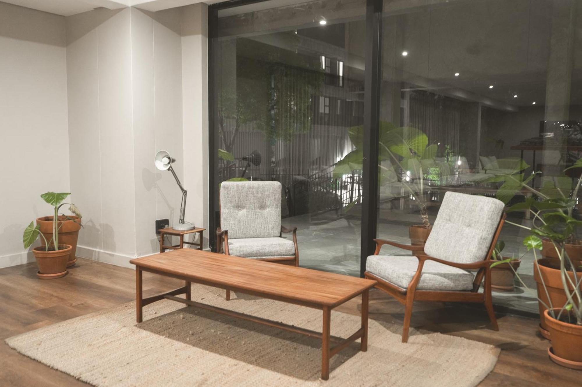 Sandton Urban Hideout Escape-reset-create Apartment *