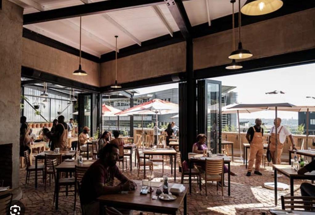 Sandton Urban Hideout Escape-reset-create Apartment *